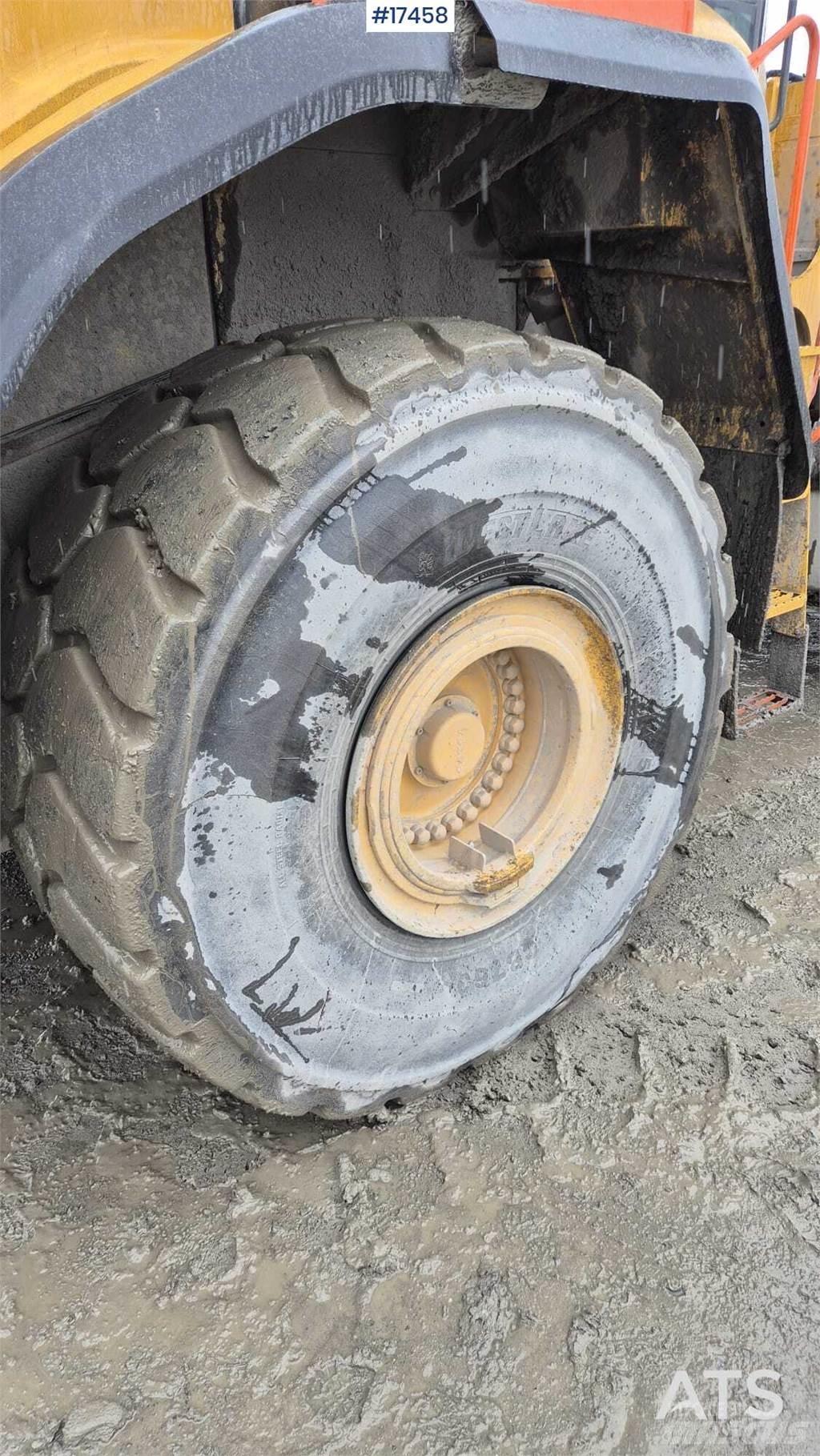 Volvo L220H Kolové nakladače