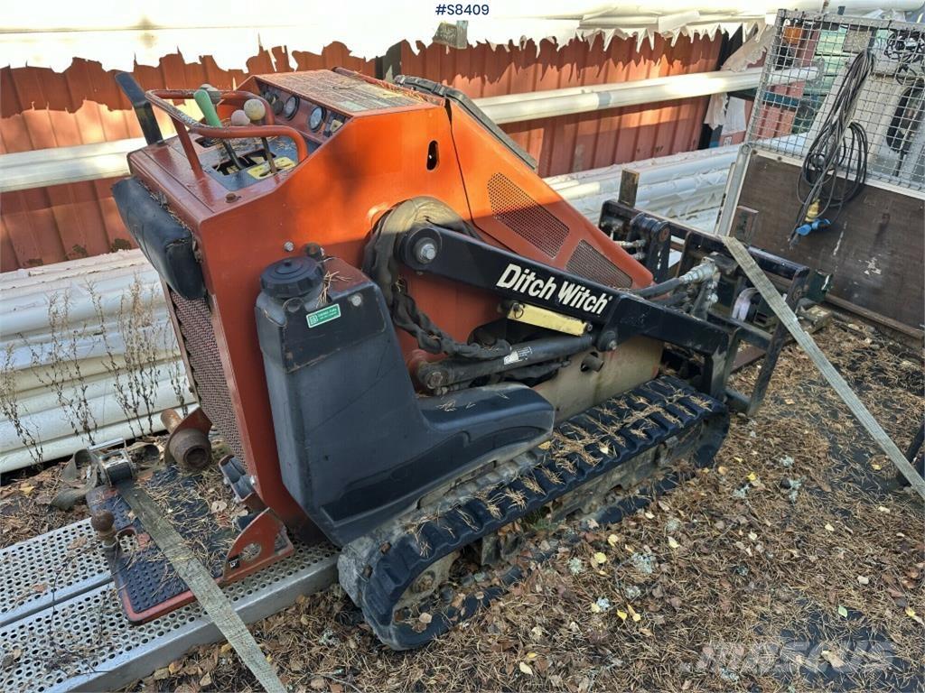 Ditch Witch SK650 Smykem řízené nakladače