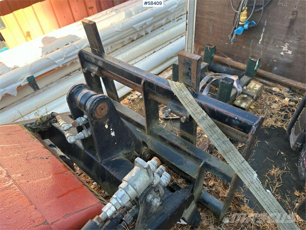 Ditch Witch SK650 Smykem řízené nakladače