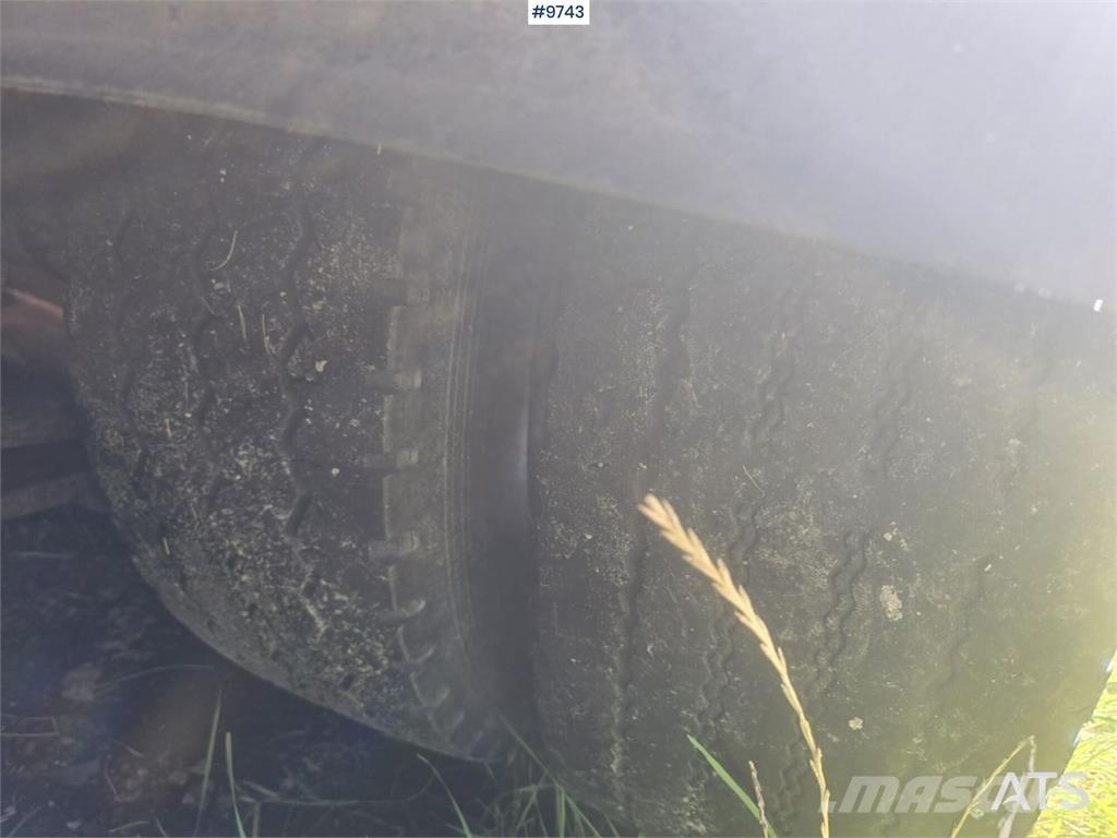 Ekeri L-3 Skříňové návěsy