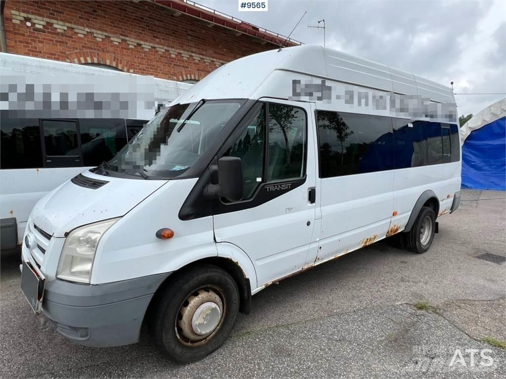 Ford Transit Minibusy