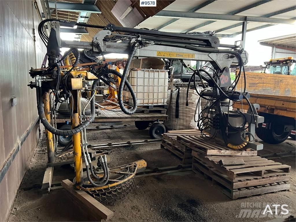  Hinnagårds T125B Drtiče asfaltu