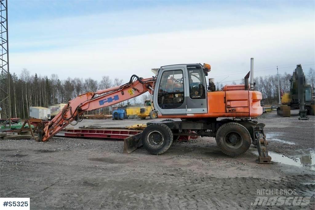 Hitachi EX165W Kolová rýpadla
