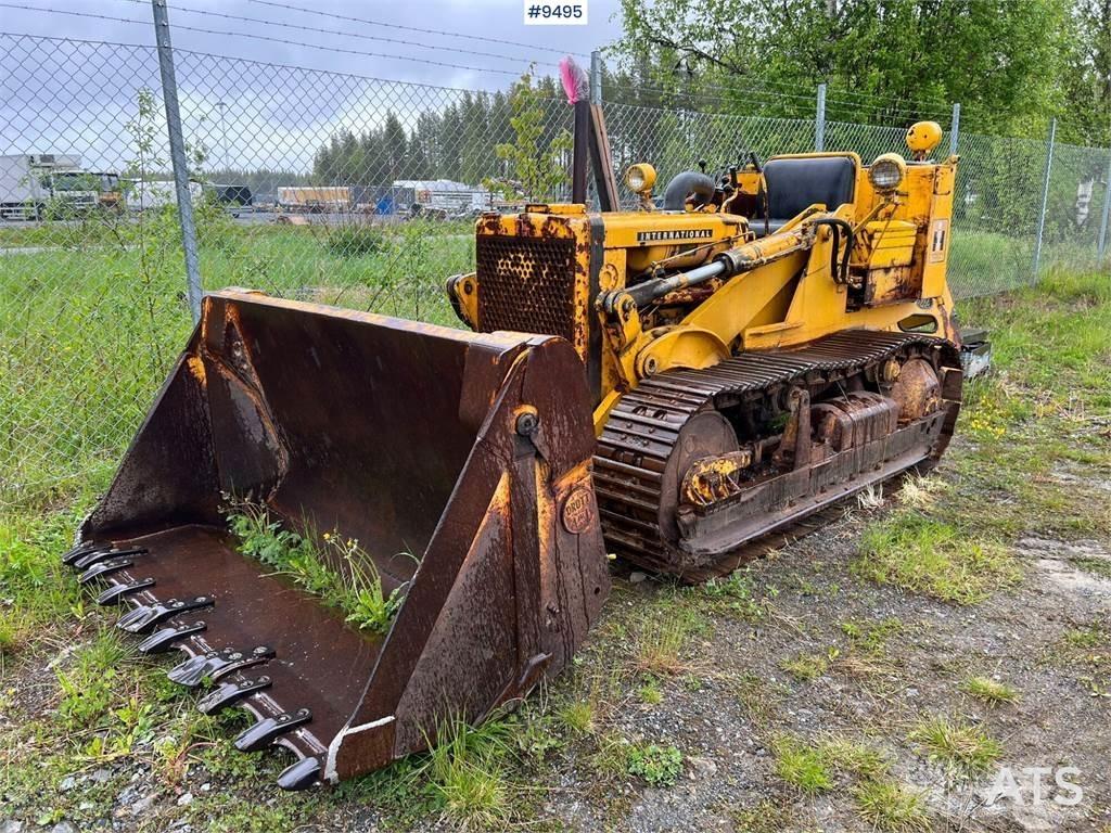 International L125 Pásové dozery