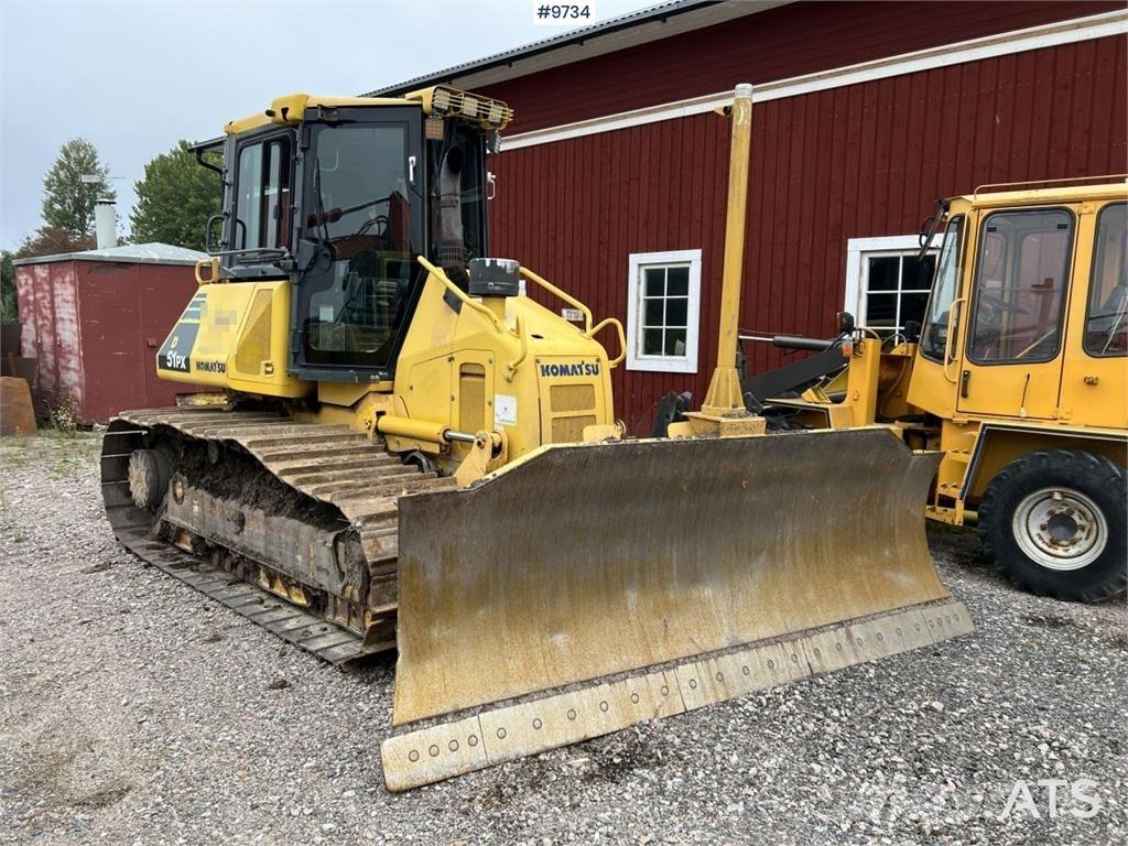 Komatsu D51PX-22 Pásové dozery