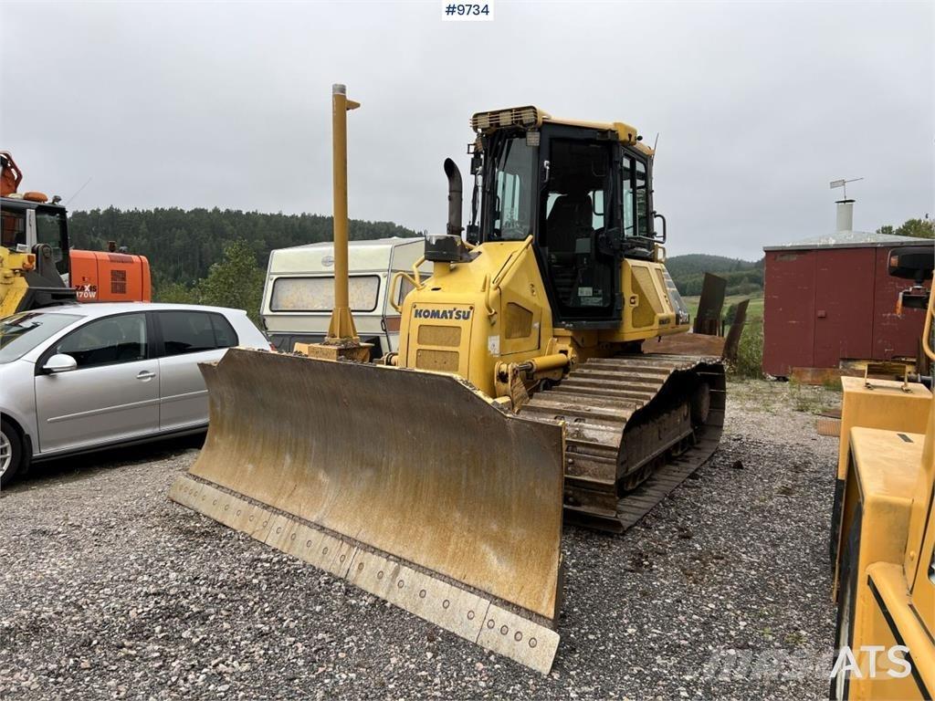 Komatsu D51PX-22 Pásové dozery