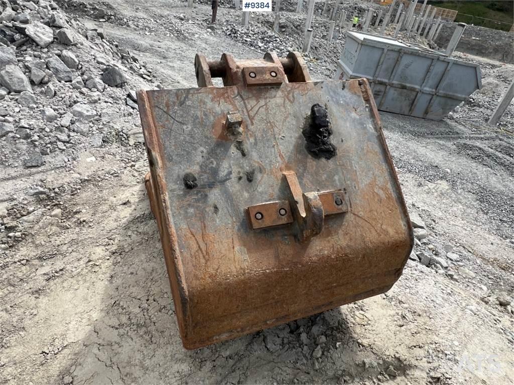 Komatsu PC210LC-8 Pásová rýpadla