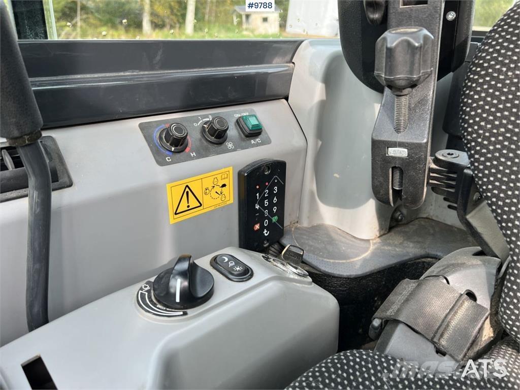 Komatsu PC55MR-5E0 Mini rýpadla < 7t