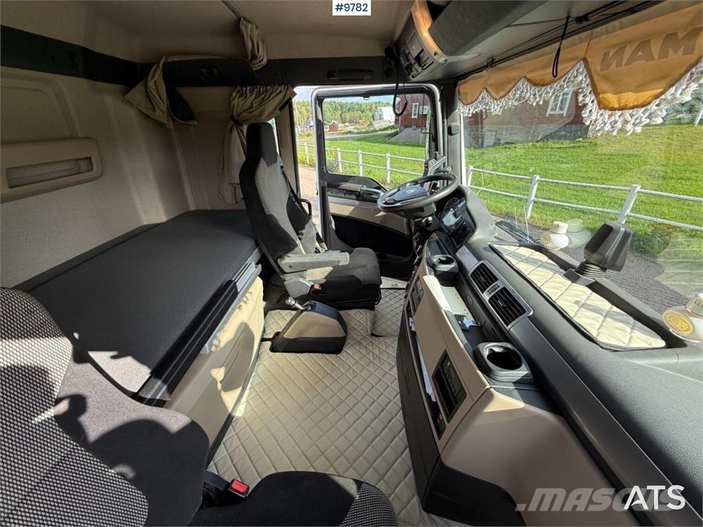 MAN TGX 26.500 6X2 Hákový nosič kontejnerů