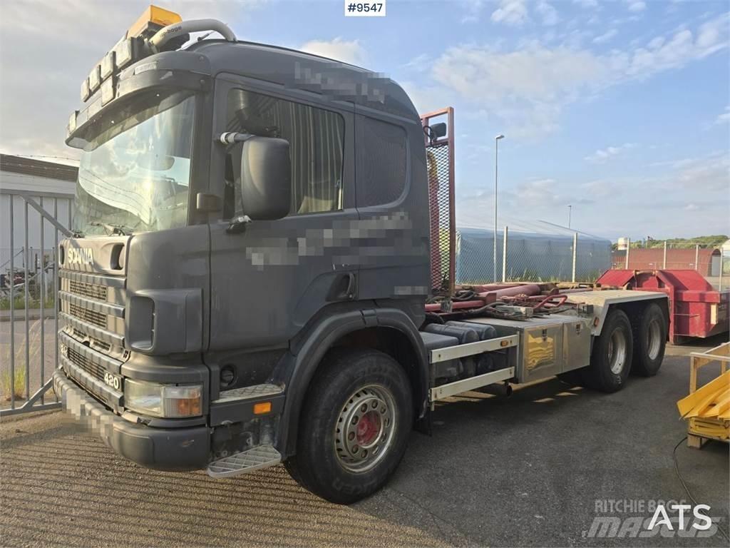 Scania P124 Hákový nosič kontejnerů