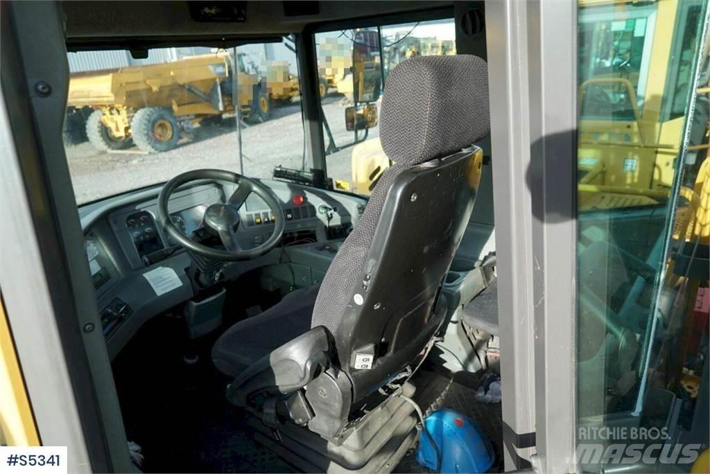 Volvo A35D 6x6 Kloubové dempry