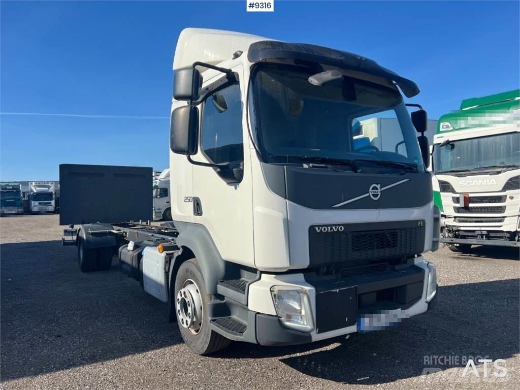 Volvo FL250 Nákladní vozidlo bez nástavby