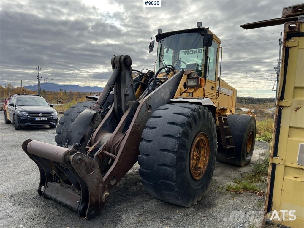 Volvo L180C Kolové nakladače