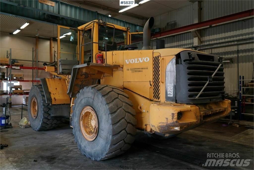 Volvo L220E Kolové nakladače
