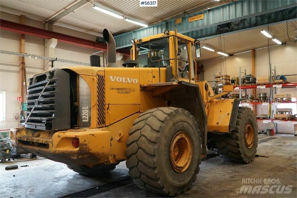 Volvo L220E Kolové nakladače