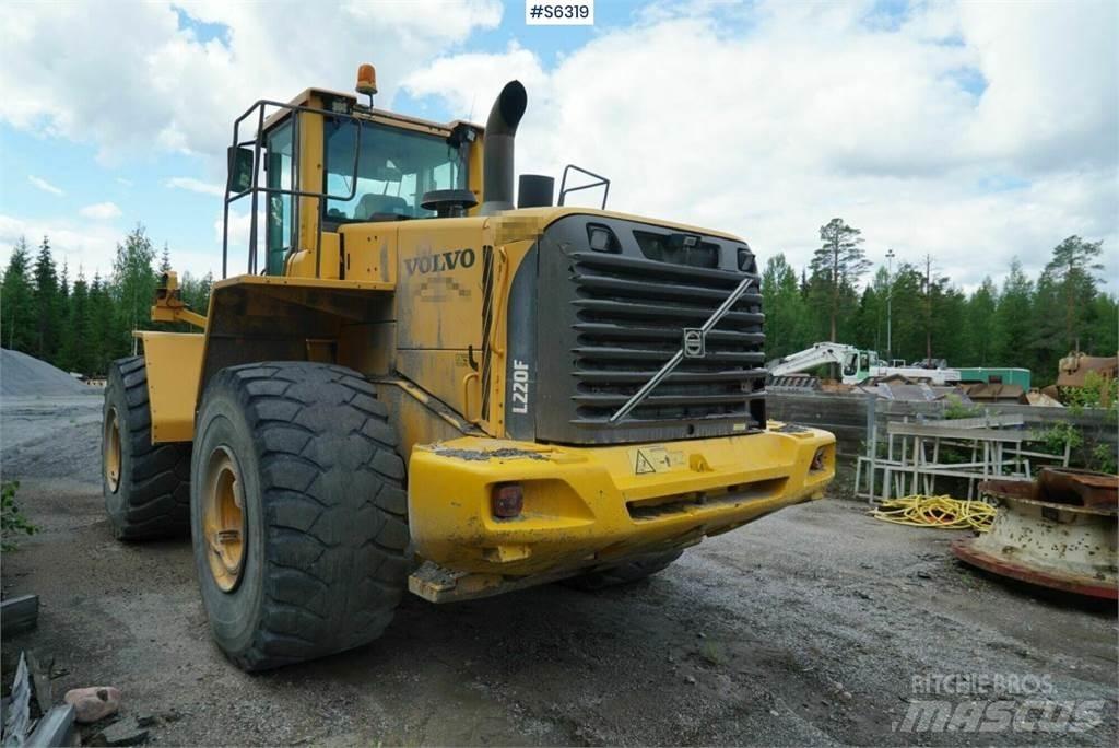 Volvo L220F Kolové nakladače