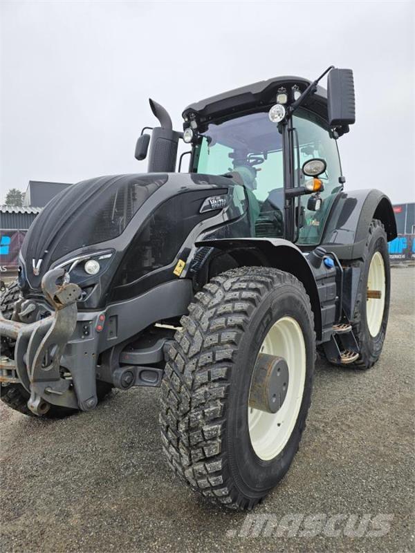 Valtra S374 Traktory