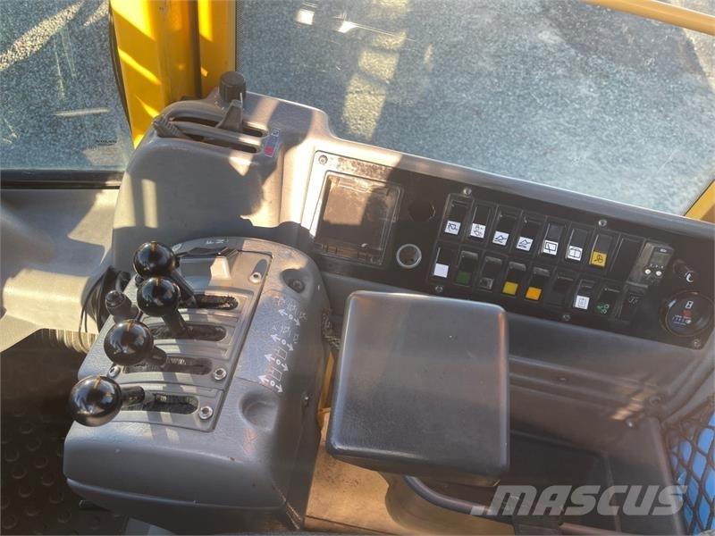 Volvo L90E Kolové nakladače