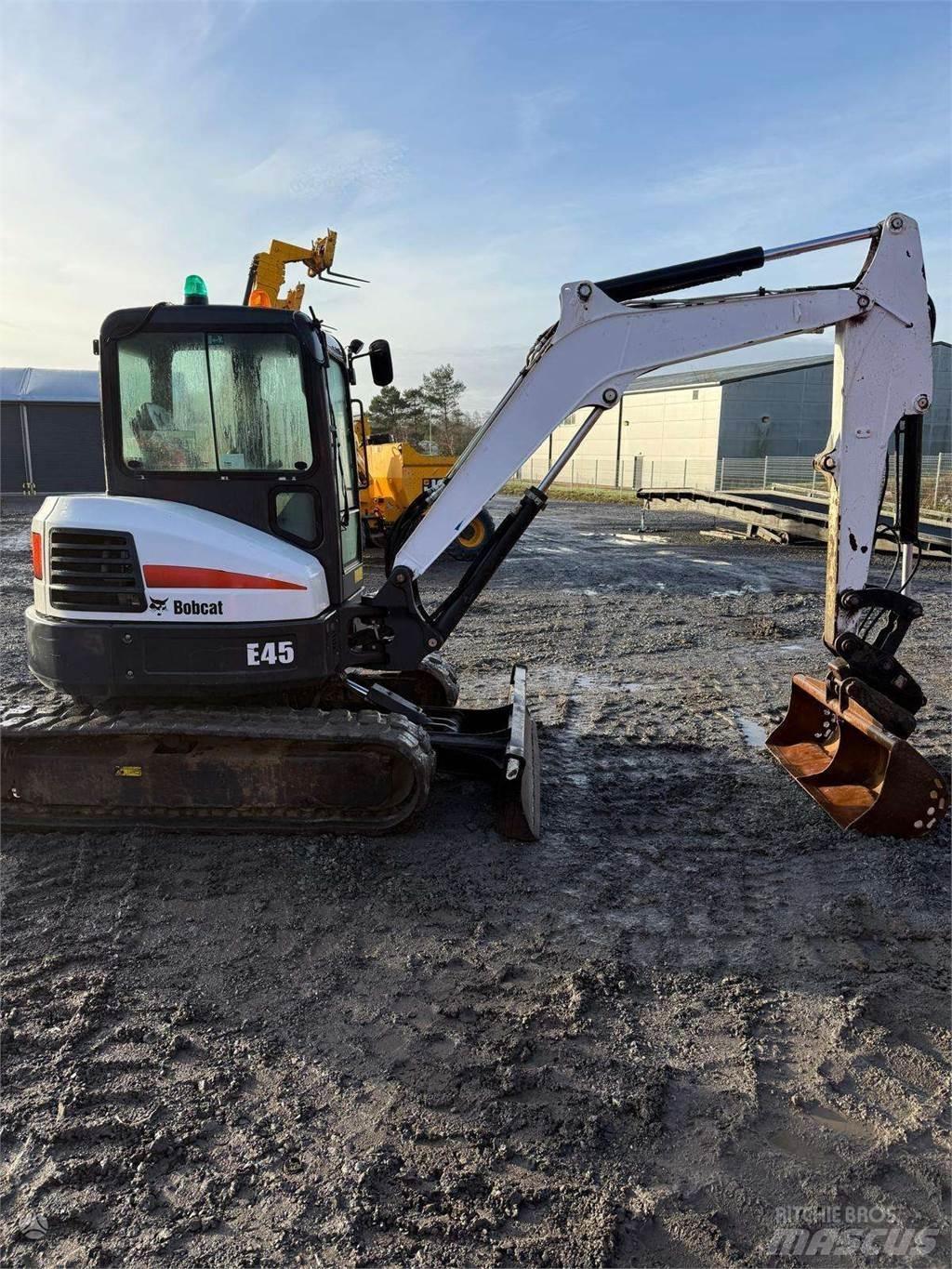 Bobcat E45 Pásová rýpadla