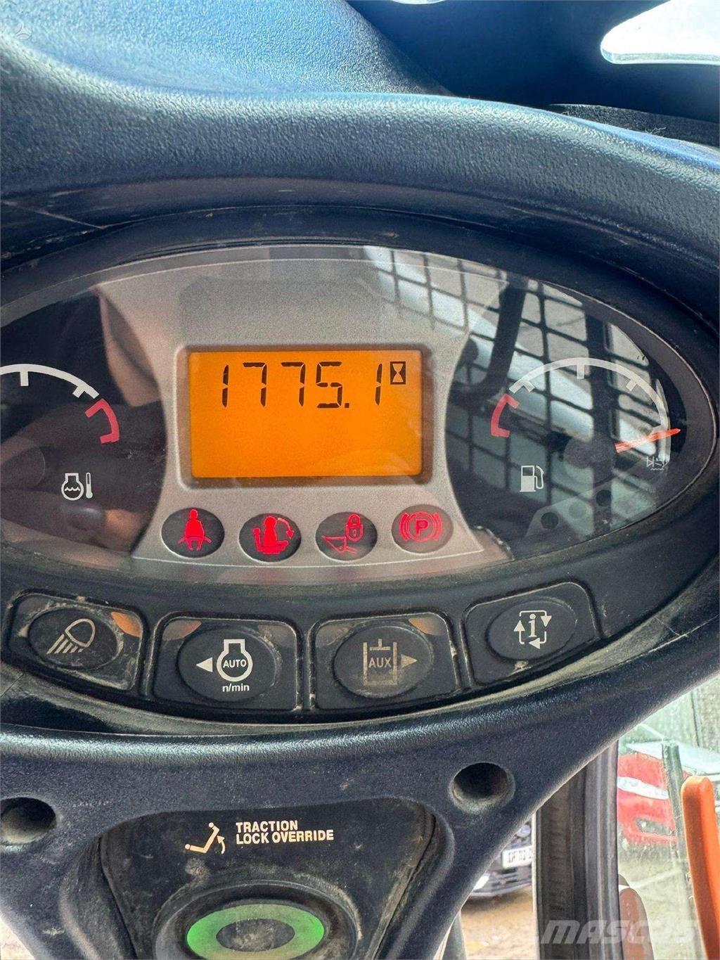 Bobcat T590 Mininakladače