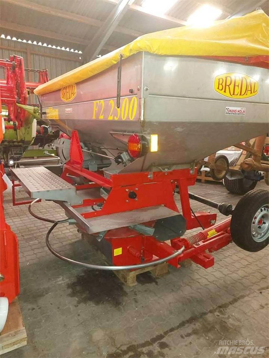 Bredal F2 2500 Rozmetadlo minerálních hnojiv