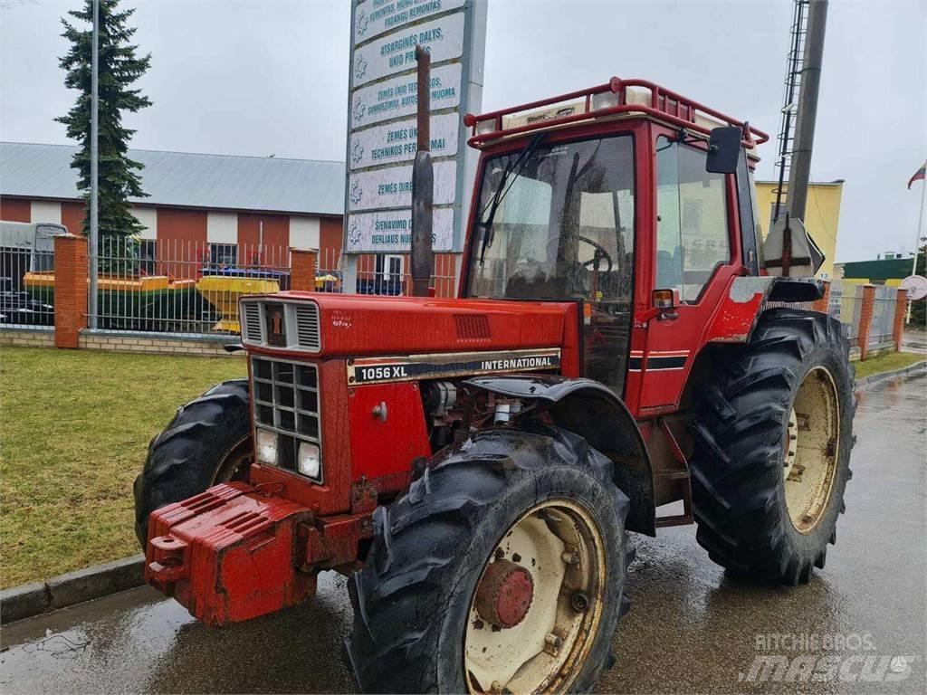 Case IH 1056 XL Traktory