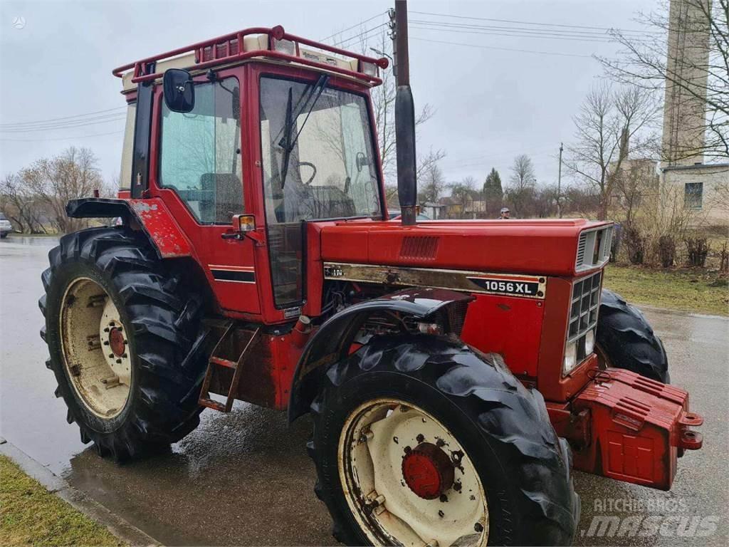 Case IH 1056 XL Traktory