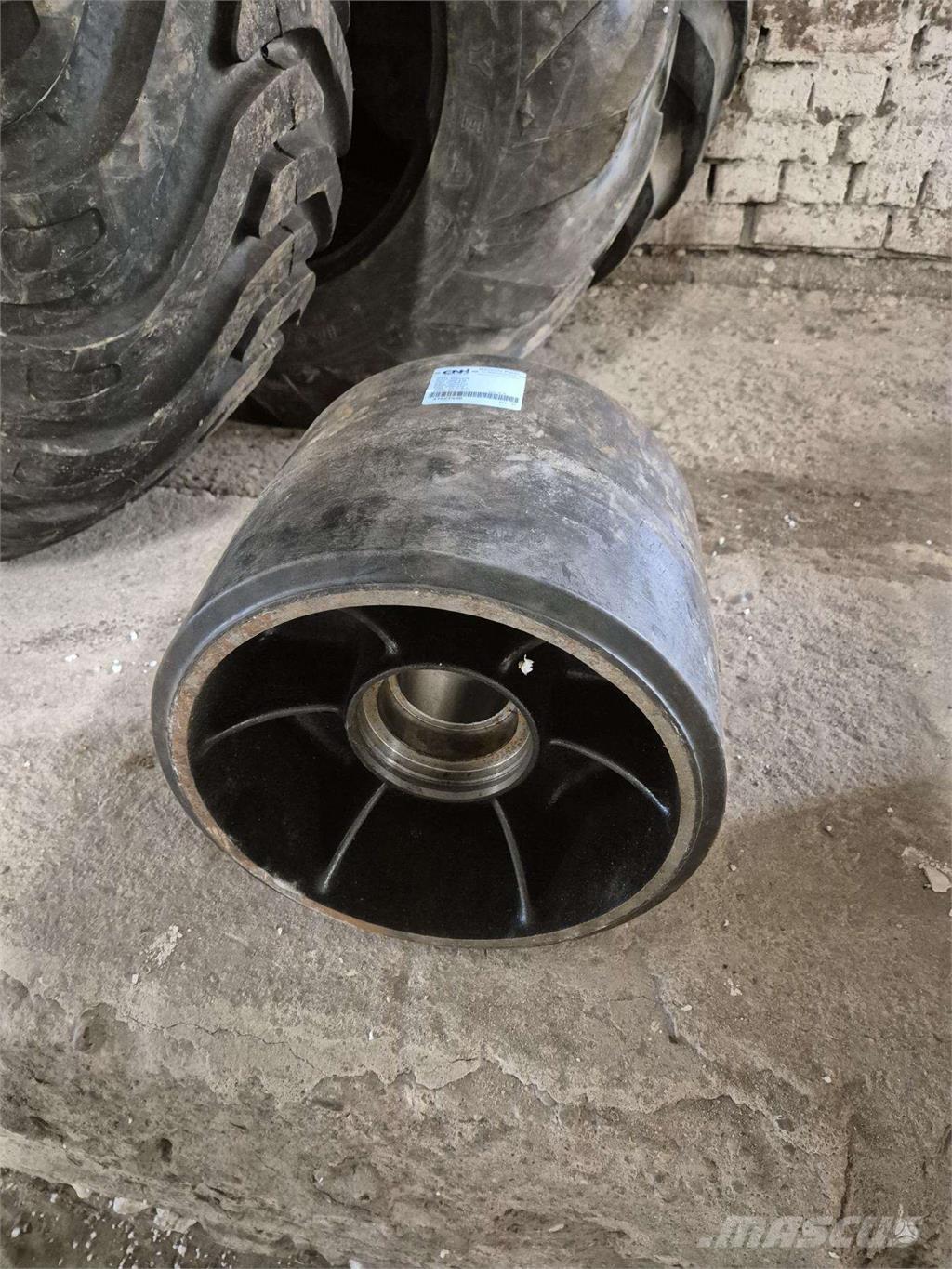 CASE Quadrac Další