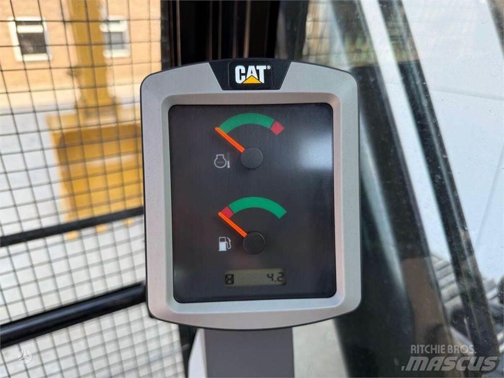 CAT 320D3 Pásová rýpadla