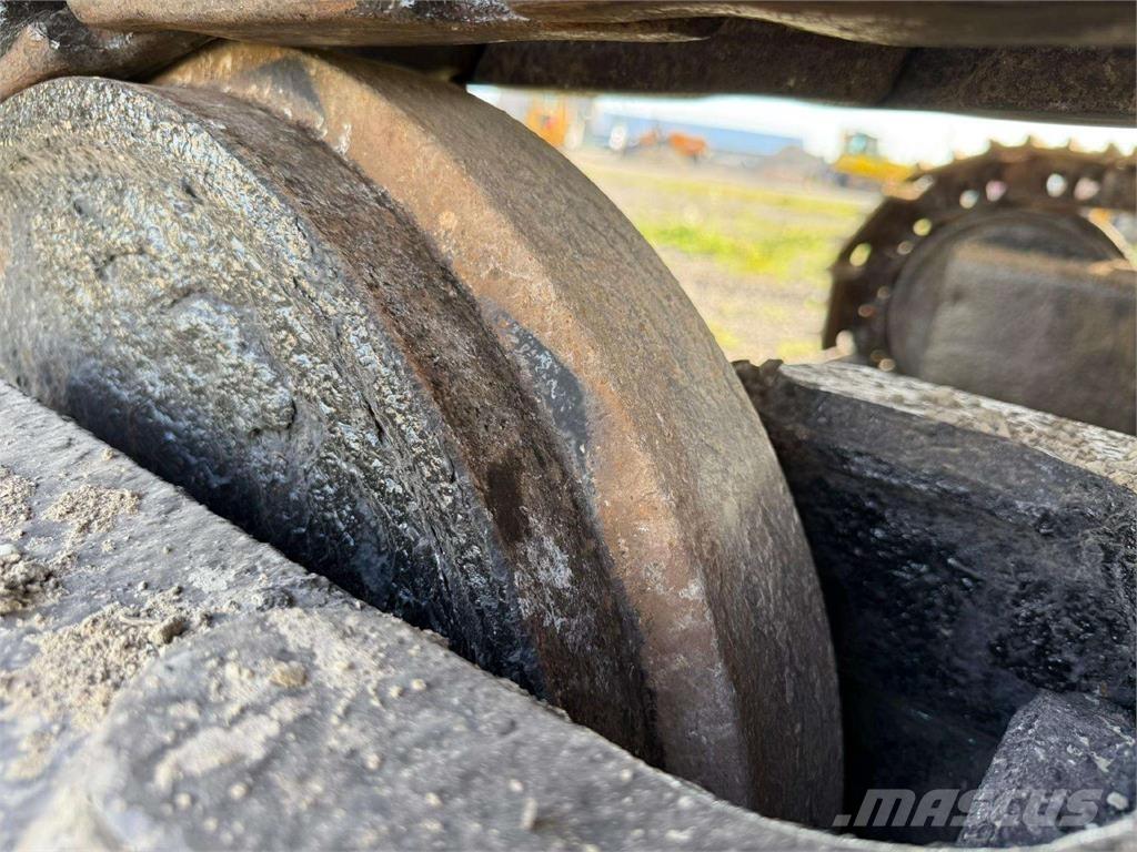 CAT 323 D Pásová rýpadla