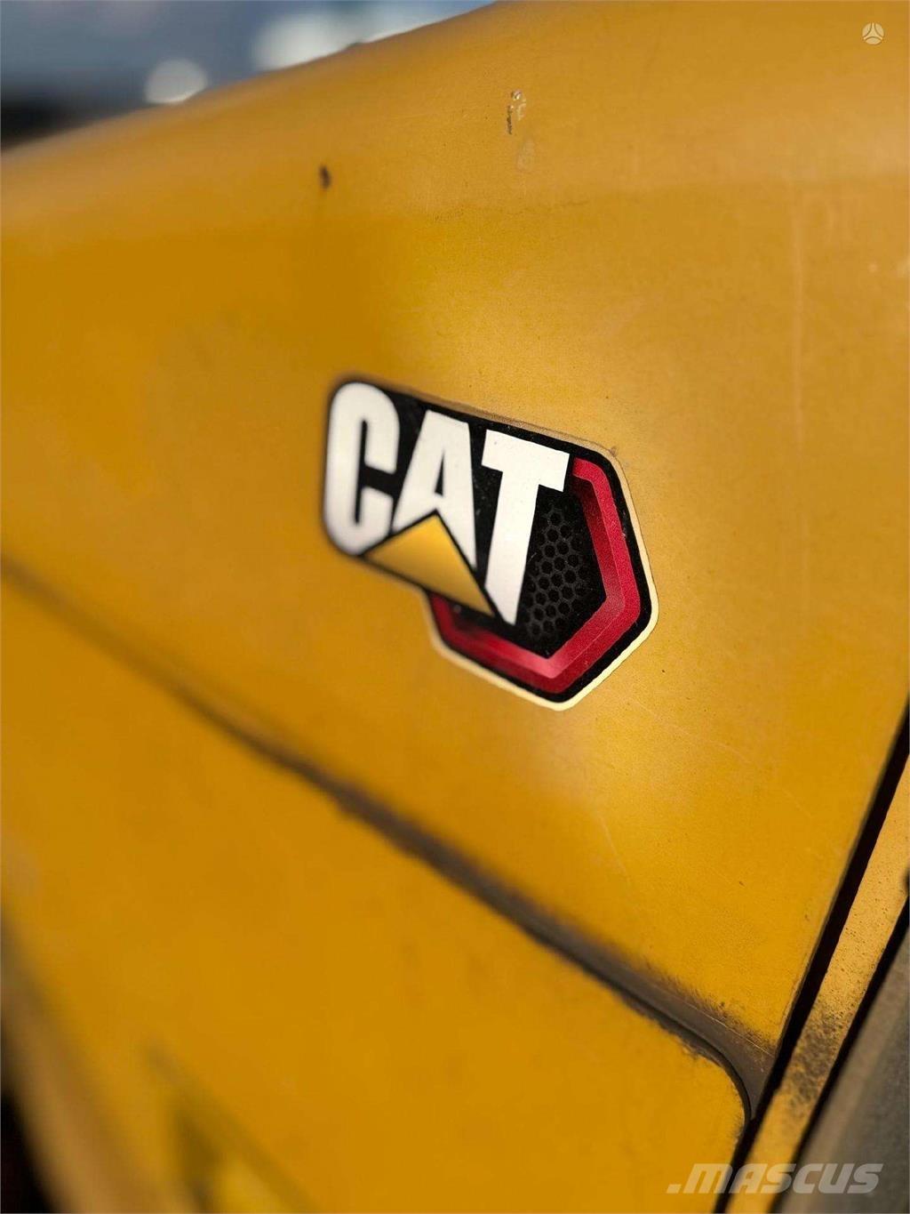CAT D5 K Pásové dozery