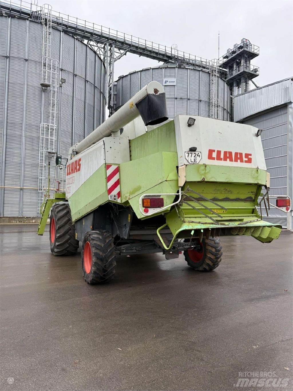 CLAAS LEXION 460 Sklízecí mlátičky