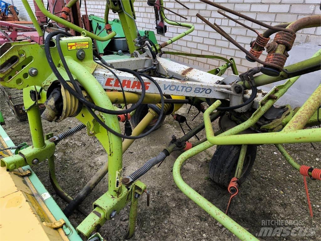 CLAAS VOLTO 870 Obraceče a shrabovače sena