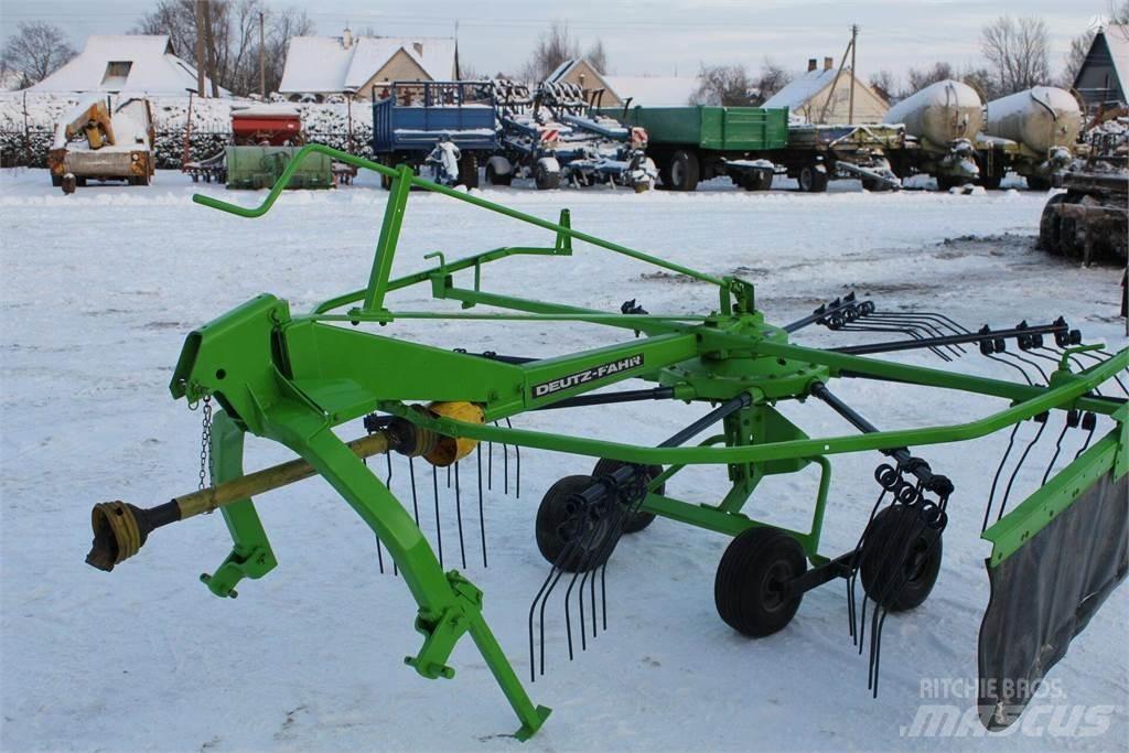 Deutz-Fahr 300 Obraceče a shrabovače sena