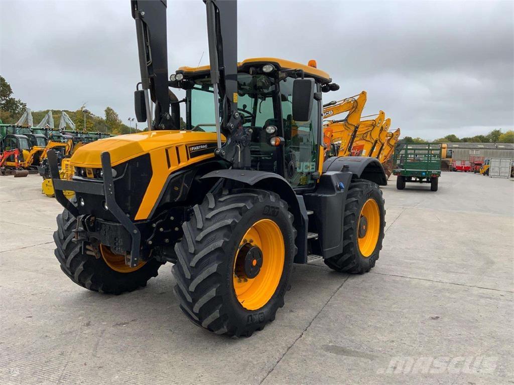 JCB Fastrac 4220 Traktory