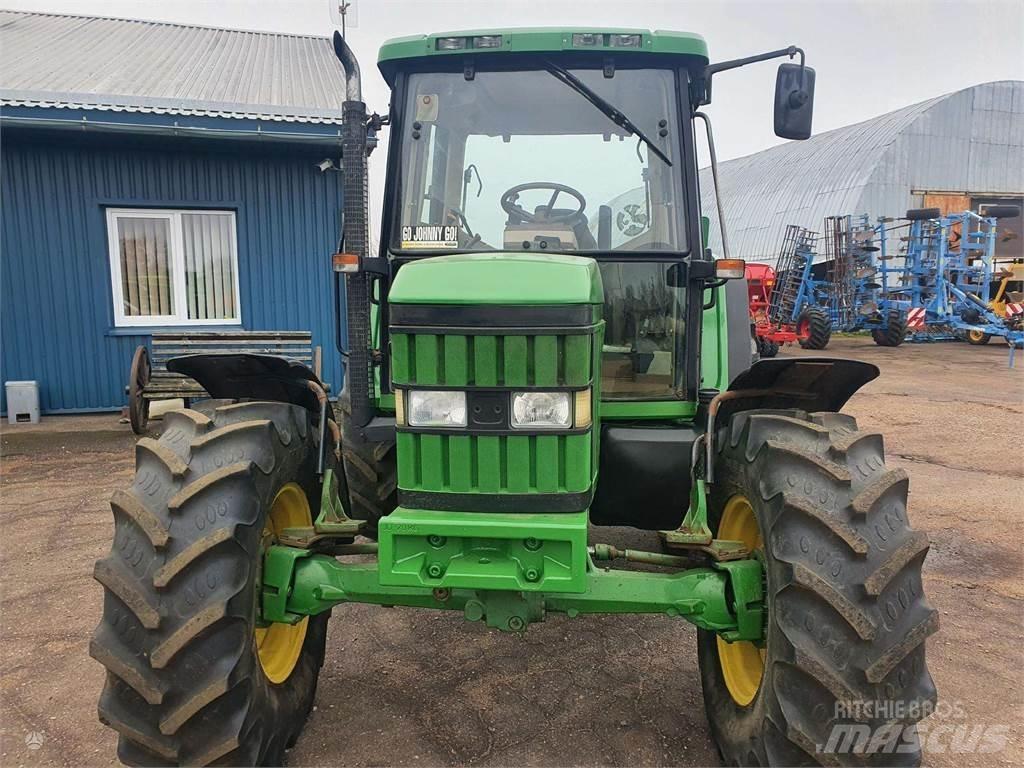 John Deere 6210 Traktory