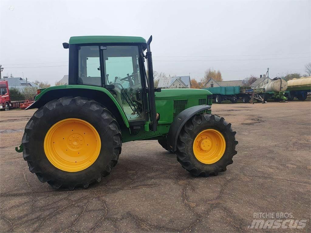 John Deere 6210 Traktory