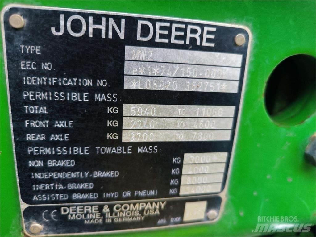 John Deere 6920 Traktory