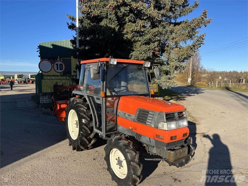 Kubota GL320 Traktory