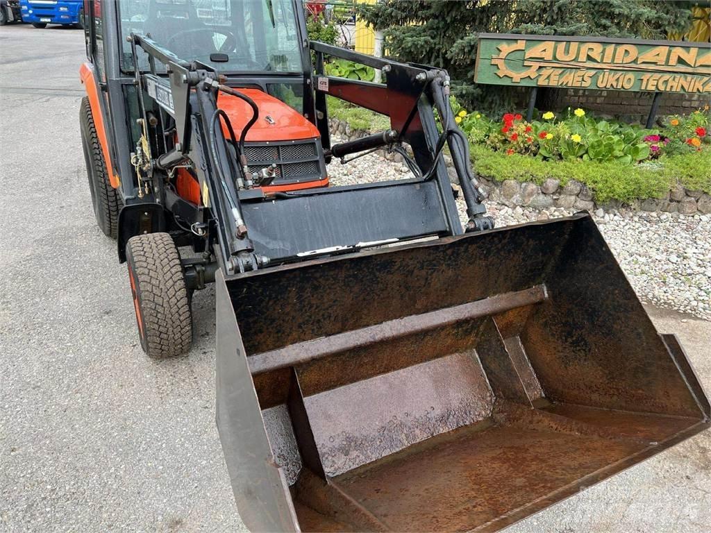 Kubota ST-30 Traktory