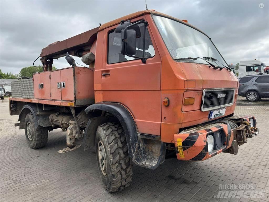 MAN 9.150 4x4 14m. Další