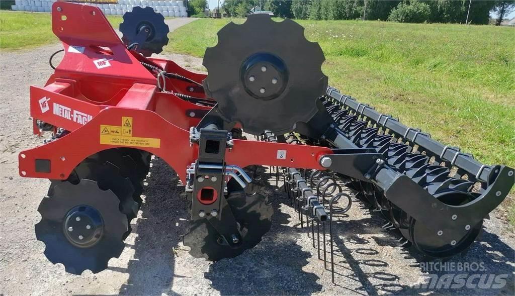 Metal-Fach U 740 Kultivátory