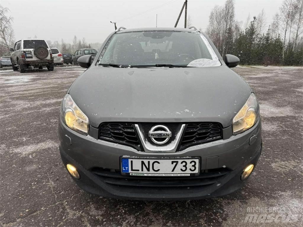 Nissan  Osobní vozy
