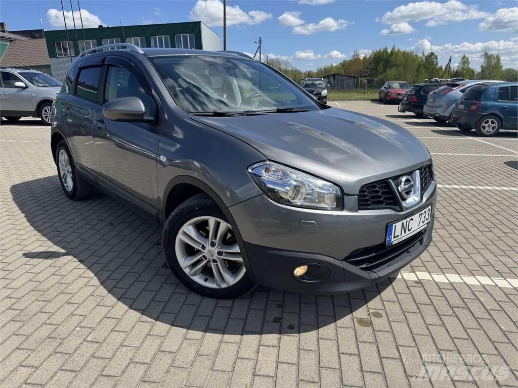 Nissan  Osobní vozy