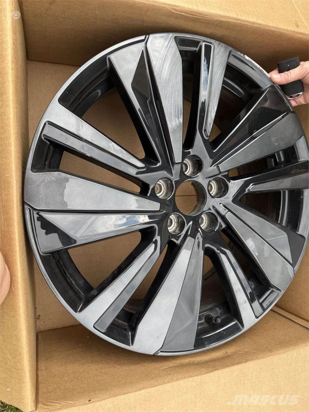 Peugeot 3008 Pneumatiky, kola a ráfky