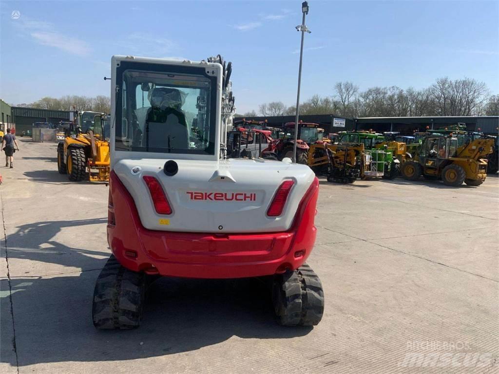 Takeuchi TB370 Pásová rýpadla