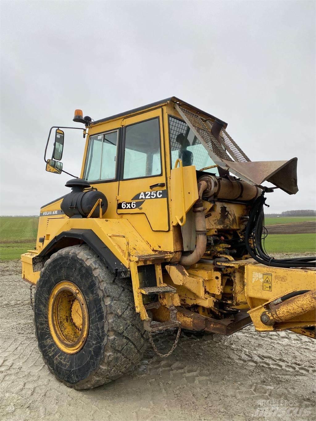 Volvo A25C , Nr.2 Kloubové dempry