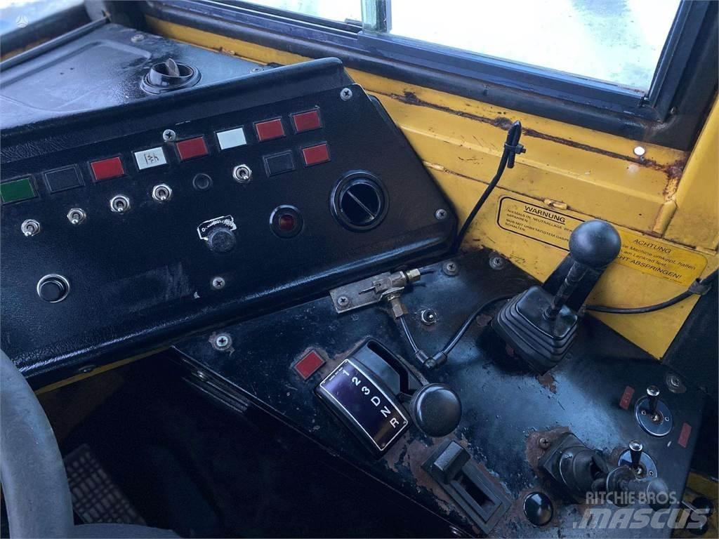 Volvo A25C , Nr. 5 Kloubové dempry