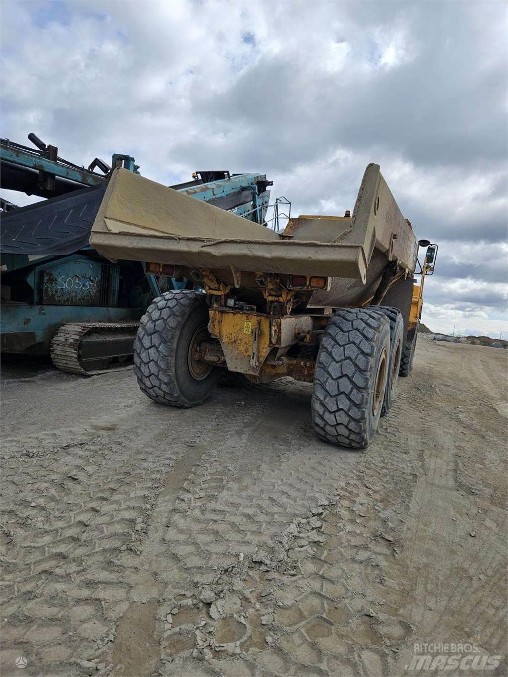 Volvo A25D Kloubové dempry