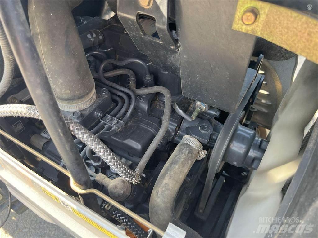 Yanmar EF 220 Traktory